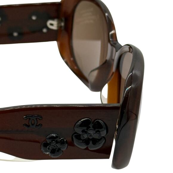 CHANEL CC Logo Camellia Flowers Oval-Frame Brown Sunglasses - Picture 4 of 5